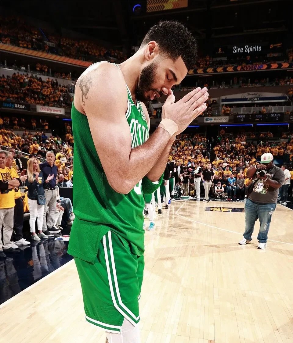 jiuyou-塔图姆在C9比赛中重返赛场，夺冠引发热议！观众掌声雷动-jiuyou