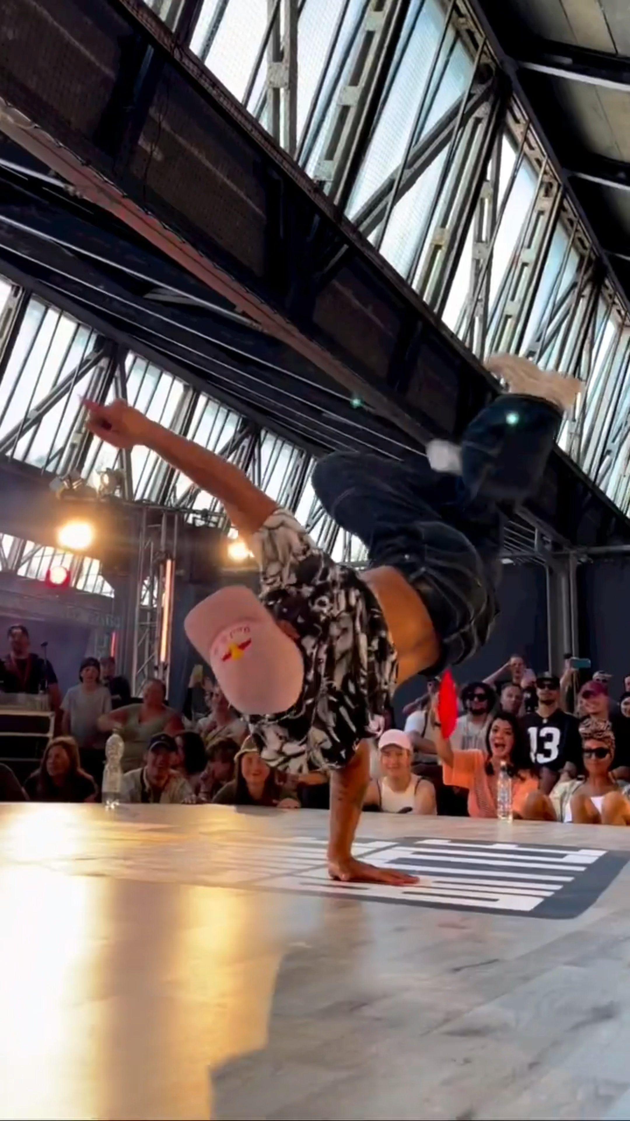 最后时刻胜出首场状态出色,皇家马德里观众沸腾!,Doinb重返赛场上演精彩一战的简单介绍 最后时刻胜出首场状态出色,皇家马德里观众沸腾!,Doinb重返赛场上演精彩一战的简单介绍